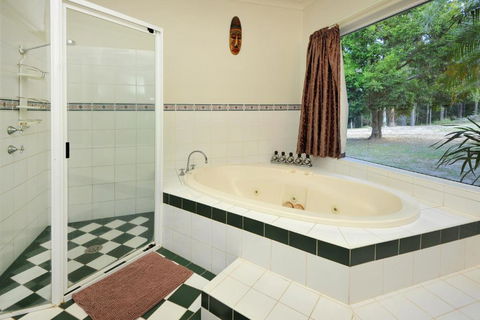 Sapphire Beach Acreage - Holiday Adelaide 2