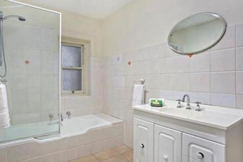 Apartment West Esplanade MAN93 - Holiday Adelaide 0