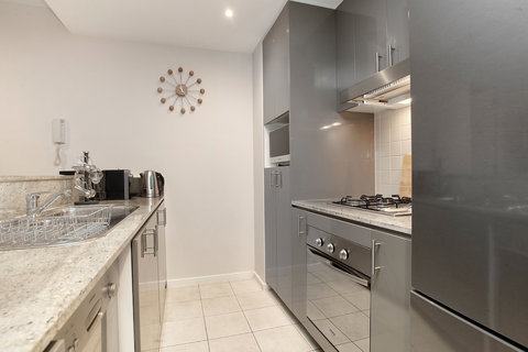 StayCentral On Nott St - Holiday Adelaide 3