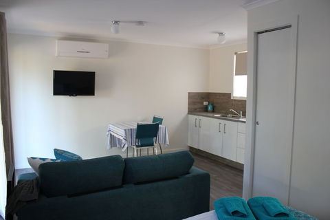 Silver Wattle Caravan Park - Holiday Adelaide 2