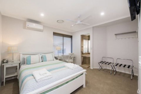 North Beach Bed And Breakfast - Holiday Adelaide 0