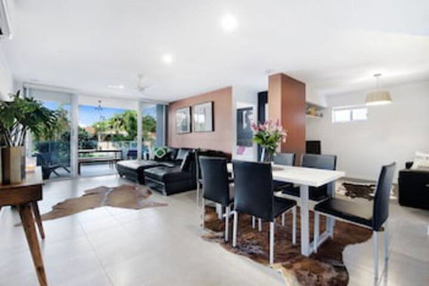 Waterford Private Apartments - Holiday Adelaide 0