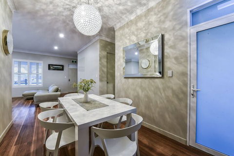 Aloha Luxury Central Apartments - Holiday Adelaide 6