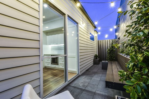 Aloha Luxury Central Apartments - Holiday Adelaide 5