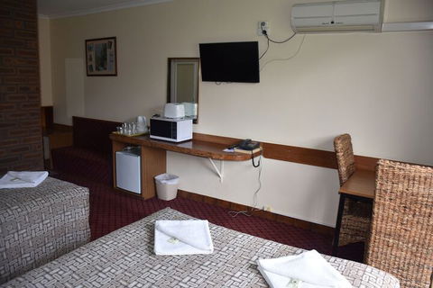 Valley Views Motel & Chalets - Holiday Adelaide 4