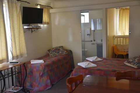 Valley Views Motel & Chalets - Holiday Adelaide 1