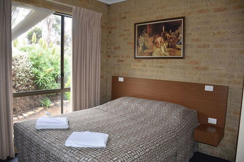 Valley Views Motel & Chalets - Holiday Adelaide 3