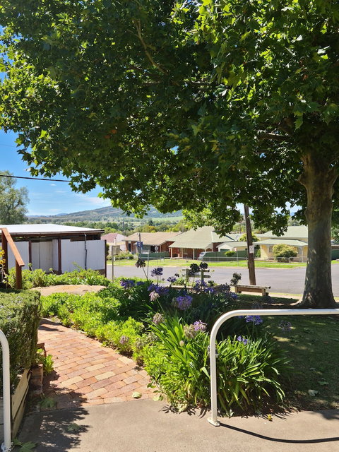 Henry's Quirindi - Holiday Adelaide 3