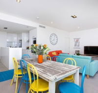 Colour and Swank at the Mill in the Heart of the CBD - Holiday Adelaide