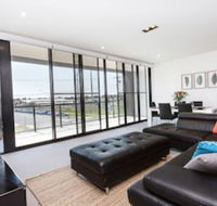 4 Bedroom Executive Apartment in the CBD - Holiday Adelaide