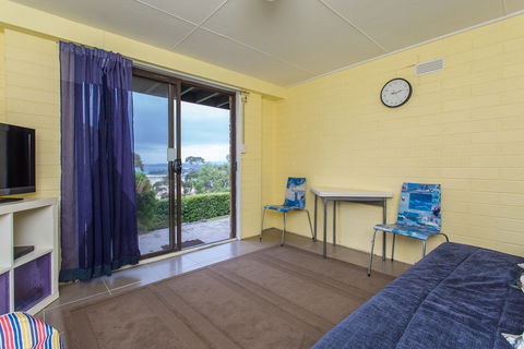 'Cliff 64' Cliff Top Home - Holiday Adelaide 2
