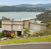 Ooranya - on Top Lake - Holiday Adelaide