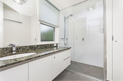 JOHANSSONS PERCH COTTAGE - Holiday Adelaide 5