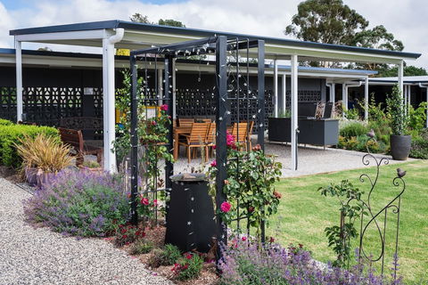 Granite Belt Motel - Holiday Adelaide 2