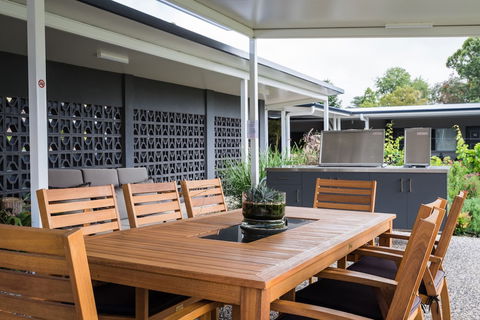 Granite Belt Motel - Holiday Adelaide 0