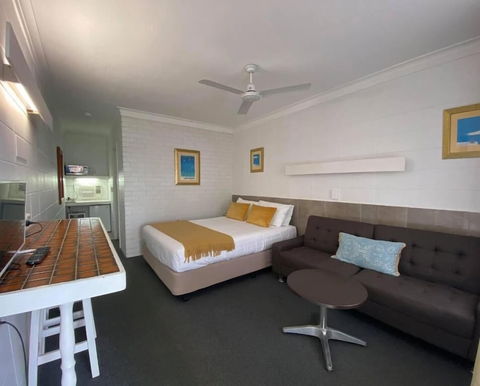 Surf Street Motel - Holiday Adelaide 5