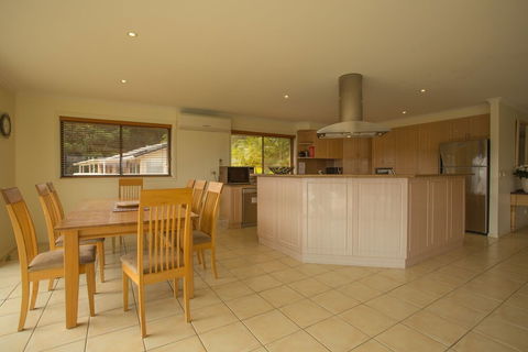 Top Views On Lakewood - Holiday Adelaide 6