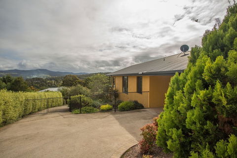 Top Views On Lakewood - Holiday Adelaide 0
