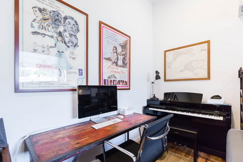 MURRAY, 1BDR Fitzroy Apartment - Holiday Adelaide 0