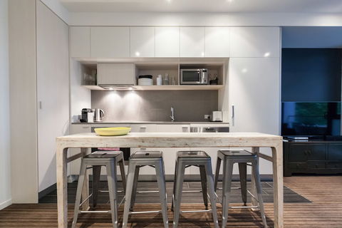 ZACH, 1BDR St.Kilda Apartment - Holiday Adelaide 3
