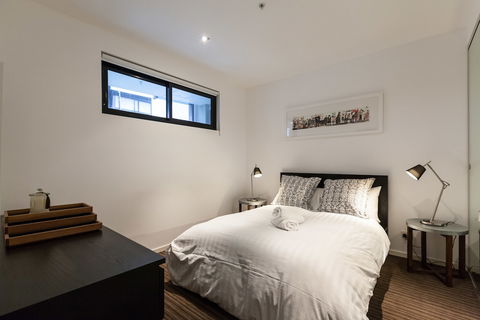 ZACH, 1BDR St.Kilda Apartment - Holiday Adelaide 2