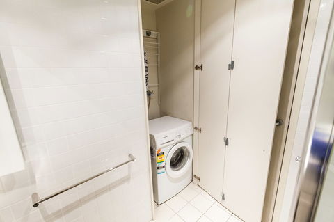 WESLEY, 2BDR Carlton Apartment - Holiday Adelaide 0