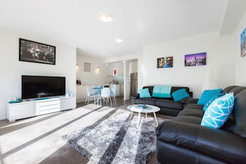 KAYLA, 2BDR Southbank Apartment - Holiday Adelaide 1