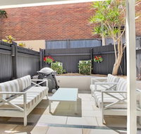 City Leafy Terrace - Holiday Adelaide