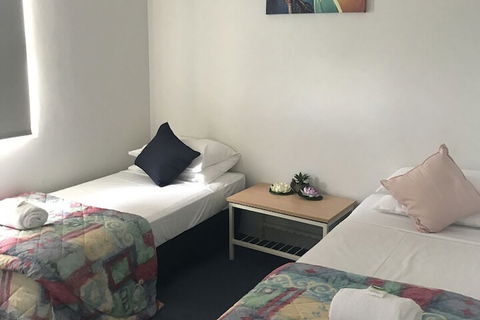 Tin Can Bay Budget Accommodation - Holiday Adelaide 5