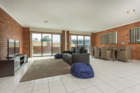 Sapphire Sea Deck - Holiday Adelaide 4