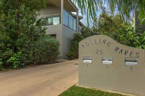 'Rolling Waves 2' On Ocean Drive - Holiday Adelaide 0