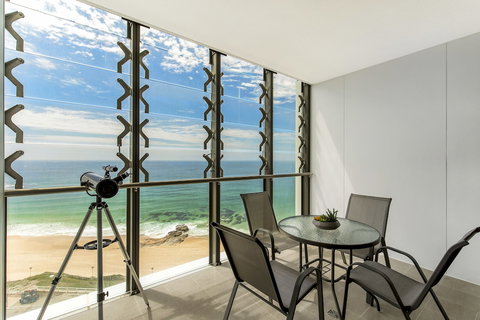 Astra Apartments Newcastle East - Holiday Adelaide 5