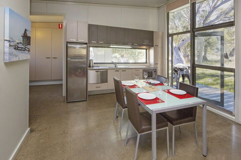 Ecocrackenback 5 'Sustainable Chalet Close To The Slopes - Holiday Adelaide 3