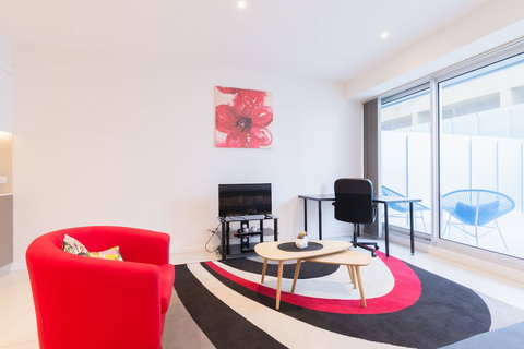 Ther Rich Stunning CBD Apartments - Holiday Adelaide 6
