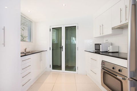 Casa Grande On The Water - Holiday Adelaide 5