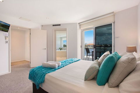 Casa Grande On The Water - Holiday Adelaide 6