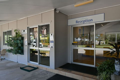 BIG4 Breeze Holiday Park â€“ Rainbow Beach - Holiday Adelaide 0