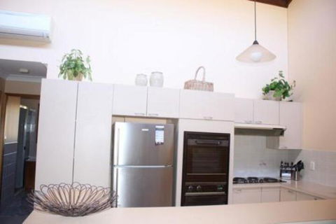 Coastal Retreat Unit 3 - Holiday Adelaide 0