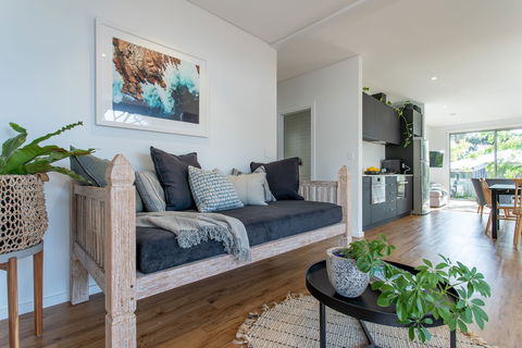 Yallingup Beach Home - Holiday Adelaide 2