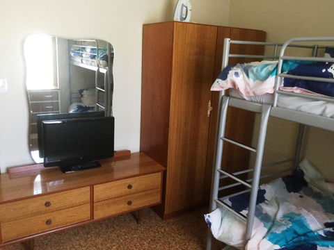 Flat 2 42 McMillan Rd - Holiday Adelaide 5