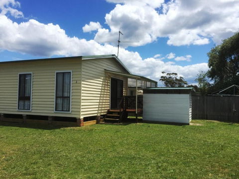 Flat 2 42 McMillan Rd - Holiday Adelaide 2