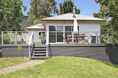 Clara Luce In Bright - Holiday Adelaide 0