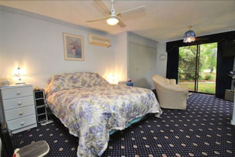 Ballarat Tranquility Cottages - Holiday Adelaide 2