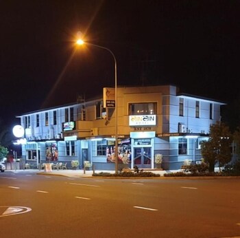 Gin Gin Budget Accommodation - Holiday Adelaide 0