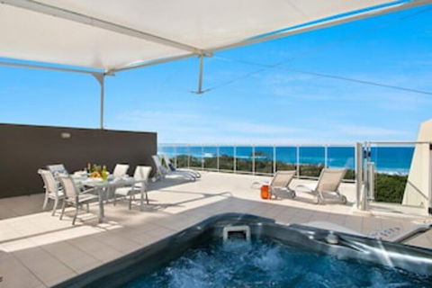 LUXURY BALE PENTHOUSE & JACUZZI SPA 1328 NORTH CULTURE - Holiday Adelaide 0