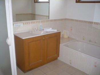 Parklake Holiday Units - Holiday Adelaide 4