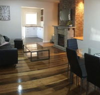 3ree Spacious  charming Apartment - Holiday Adelaide