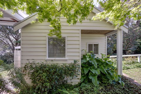 Heronswood Cottage - Holiday Adelaide 0