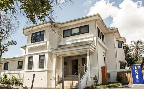 T & M HOUSE - Holiday Adelaide 0