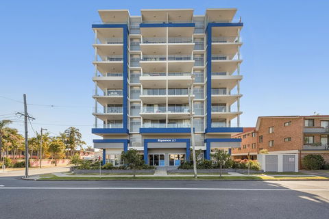 Iroise Beachside Apartment - Holiday Adelaide 0